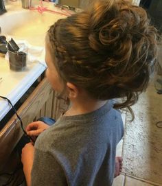 Cute little girl hair Physie Hairstyles, Child Hairstyles, Girls Updo Hairstyles, Junior Bridesmaid Hair, Cute Wedding Hairstyles, Girls Hairdos, Pageant Hair