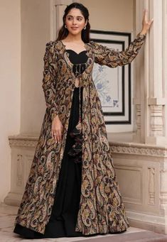 Digital Printed Georgette Crop Top Set in Black : TQH6 Indian Formal Dresses, Georgette Skirt, Black Lehenga, Western Suits, Bollywood Party, Fancy Print, Indian Party Wear, Crop Top Set, Utsav Fashion