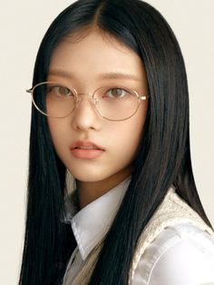 Composition : Frame : Titanium / Temple : Beta TitaniumColor : Light GoldCountry of Origin : Republic of Korea Korean Glasses, 100 Faces, Light Gold Color, Metal Glasses, Eyewear Brand, Eye Wear Glasses, Popular Style, Mbti, New Hair