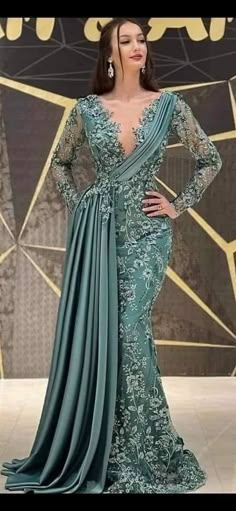 Couture Jackets For Women, Makeup For Blue Dress Prom, Evening Gowns Elegant Classy Beautiful, Red Carpet Fashion Gorgeous Gowns, Evening Dress Beaded, Gown Plus Size, Evening Dress Fashion, Full Dress, Evening Dresses For Weddings