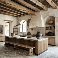 Farmhouse kitchen concepts showcasing innovative designs with a cozy farmhouse feel Farmhouse Style Chairs, Italian Farmhouse, Western Kitchen, Shaker Style Cabinets, Modern Farmhouse Kitchen, Farmhouse Kitchen Design, Rustic Dining Room, Italian Kitchen, Modern Farmhouse Kitchens