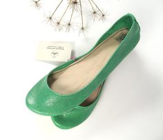 Green! Spring Green Ballet Flats With Round Toe, Green Closed Toe Flats For Party, Green Ballet Flats With Flat Heel, Green Flats With Almond Toe And Leather Sole, Elegant Green Flats For Summer, Green Almond Toe Flats With Leather Sole, Elegant Green Almond Toe Flats, Elegant Green Flats With Leather Sole, Elegant Green Slip-on Flats