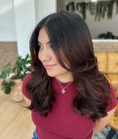 24 Medium-Length Hairstyles With Layers For Ultimate Volume Boost Medium Length Layered Hairstyles, Wavy Layered Haircuts, Cute Medium Length Haircuts, Hairstyles With Layers, Blonde Bob With Bangs, Layered Thick Hair, Razored Haircuts, Medium Length Hair With Bangs, Layered Haircuts With Bangs