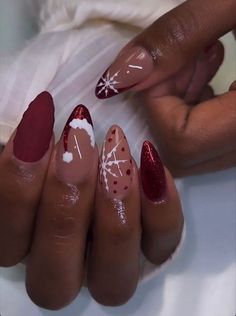 Thanksgiving Nail Designs, December Nails, Red Christmas Nails, Holiday Nail Designs, Cute Christmas Nails, Christmas Nails Easy, Christmas Gel Nails, Almond Nails Designs