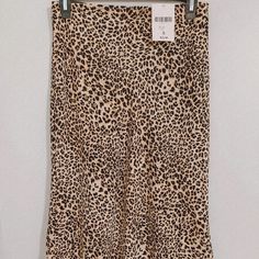 Item Description: Cheetah Print Skirt. Stretchy Band At The Waist So Does Not Feel Constricted On The Skin. $12. Brand: F21 Size: Small, But Fits Like A Medium! Condition: Never Worn; Tag Attached Leopard Print Stretch Mini Skirt, High Waist Stretch Leopard Print Skirt, Fitted Leopard Print Bottoms For Day Out, Casual Stretch Leopard Print Skirt, Cheetah Print Skirt, Print Skirt, Women Skirts Midi, The Skin, Printed Skirts