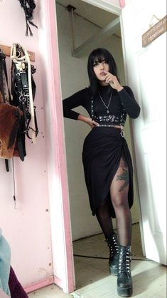 Goth Gifts, How To Impress, Goth Outfit, Fest Outfits, Rock Outfit, Dark Outfits, Rock Punk