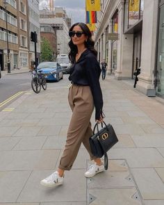 Classy Yet Trendy, Smart Casual Women, Smart Casual Work Outfit, Casual Work Outfits Women, Office Casual Outfit, Look Formal, Business Outfits Women, Business Casual Outfits For Work, Elegante Casual