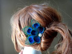 Bridesmaid Peacock feather hair clip comb by DressMyWedding, $20.00 Feather Hair Pieces, Bridesmaid Outfits, Az Wedding, Fascinator Hairstyles, Feather Hair Clips, Feather Hair, Peacock Wedding, Dress Sash, Princess Hairstyles