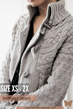 a woman wearing a gray cardigan sweater and black pants with the text size xs - 2x knitting pattern