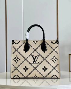 LUB Fashion Lu-Vi Bags - 12134 A+ Excellent Quality copies; Contact us if you've any questions in your mind. Louis Vuitton Mm, Business Lady, Lady Girl, What's App, Big Bags, Coach Bag, Color Dorado, Vuitton Bag, Lv Bag