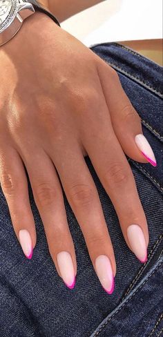 Pink Nails Pink Tips, Bright Nail Tips, Baby Pink Nails Design, Bright French Tip Nails, Almond Summer Nail Ideas, Italian Nails Trends, French Summer Nails, French Pink Nails, French Nails Summer