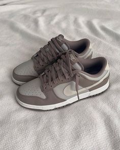 Trending Sneakers Nike, Sneakers 2025 Trend, Nike Trending Shoes, Nike Dunks Men, Nike Dunk Low Men, Wallpaper Nike, Wardrobe Change, Low Dunks