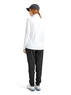 Colinas long sleeve top is made of a very stretchy, lightweight fabric with DryCool effects. Mesh in panels which increases the wicking effect. The half zipper at front has reflective piping. This top is perfect as a first layer to keep you warm and comfortable. Abacus logos at back panel and at lower front body bottom. Shoes For Leggings, Dress Pant, Mens Activewear, Sweater Skirt, Christmas Shopping, Lightweight Fabric, Long Sleeve Top, Womens Clothing Tops, Women's Leggings