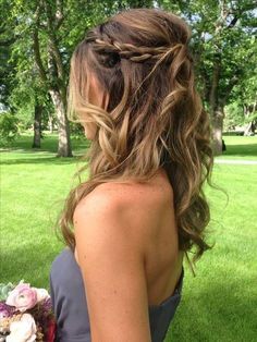 Elise Trouw, Bridesmaids Hairstyles, Medium Length Curls, Braided Half Updo, Wedding Hairstyles For Medium Hair, Diy Wedding Hair, Wedding Hairstyles Medium Length, Long Layered Haircuts, Trendy Wedding Hairstyles