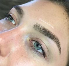 Eyebrows Styles Natural, Natural Eye Brows Shape, Arch Brows Shape, Dark Fluffy Eyebrows, Good Eyebrows Shape, Eyebrow Ideas Natural, Thick Brow Shapes, Nice Thick Eyebrows, Full Arched Eyebrows