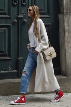 DeMellier Spring Outfits 2024 Trends Women Casual, Converse Outfit, Outfits Jeans, Fabulous Outfits, Chic Jeans, 2024 Style, Spring Fits, Outfits With Converse