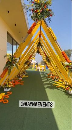 Entrance Decoration Haldi Entrance Decoration Ideas, Haldi Entrance Decor, Mehendi Decoration Ideas, Haldi Function Decoration, Reception Decoration Ideas, Haldi Decoration Ideas, Haldi Ceremony Decorations, Small Wedding Decor