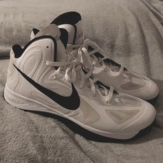 Nike Hyperfuse Tb Basketball Shoes Size 17. Excellent Like New Condition. Cl White Synthetic Basketball Shoes With Abzorb Midsole, White Synthetic Running Shoes With Abzorb Midsole, White High-top Functional Running Shoes, Functional White High-top Running Shoes, White Functional High-top Running Shoes, Dynamic White Basketball Shoes With Round Toe, White Training Sneakers With Laces, Training Basketball Shoes With White Sole And Laces, White Synthetic Basketball Shoes For Light Sports