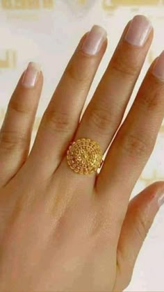 Gold Jwellery Designing For Marriage, Indian Bride Gold Jewellery, Women Gold Rings Indian, Round Ring Designs In Gold, Indian Gold Rings For Women, Bridal Rings Indian Gold, Engagement Gold Rings Indian, Gold Ring Design For Women Indian, Golden Rings Design For Women