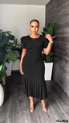 OliviaMark - Elegantes Bodycon Kleid mit Rüschensaum und Rundhalsausschnitt Corporate Gowns, Long Fall Dresses, Birthday Dress Women, Corporate Dress, Black Dresses Classy, Dinner Dress Classy, Afrikaanse Mode, Work Dresses For Women, Stylish Work Attire