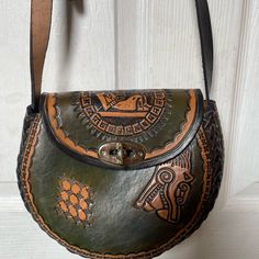 Mexican Handmade Leather 100 Percent Made In Cancun Mexico Color Hunter Green W Brown Aztec Greek Style Very Durable One Of A Kind W Adjustable Strap Very Unique Brand New . Handmade Beautiful Handbag. See Photos For Description Cancun Mexico, Greek Style, Beautiful Handbags, Leather Cross, Vintage Coach, Hunter Green, Cancun, Handmade Leather, Handmade Bags