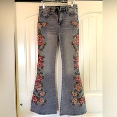 Gorgeous Denim Belles By Rq Rose Embroidered Denim Size 28 34” Inseam Nwot Never Worn More Of A Blue/Grey Color Country Western Bell Bottom Bellbottoms Cowgirl Jeans Flare Red Pink Rose Detail Rodeo Party Bar Weekend Vacation Cowgirl Pants, Blue Grey Color, Rodeo Party, Cowgirl Jeans, Climbing Rose, Flair Jeans, Party Bar, Embroidered Pants, Rosé Details