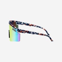 You've got it made in these shades. Kick back, relax, and support your squad in style with the Houston Astros Floral Large Frame Sunglasses. Features Shield sunglasses with gradient lenses, the perfect look for every sunny day Floral, team-colored design on rim and temples so you can rep the team in style Printed wordmark team name display on upper corners of lens, in case there were any doubts where your allegiances lie Comfortable nose pad to keep you comfy on those extended afternoons outdoor Shield Sunglasses, Large Frames, Unisex Sunglasses, Houston Astros, Sunny Day, Sunglass Frames, Stylish Shirts, Got It, Unisex Fashion