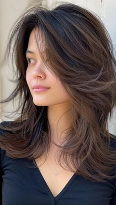 Step into the world of 19 shoulder length haircuts and find your perfect style. Each cut offers a fresh look that can transition easily from day to night. Shoulder Length Hair Cuts, Short Straight Hair, Shoulder Length, Hair Hacks, Medium Hair Styles, Hair Inspo, Straight Hairstyles, Hair Color, Hair Makeup