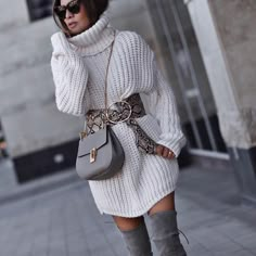 Sweater dress White Sweater Dress, Best Casual Outfits, Chic Winter Outfits, Style Inspiration Casual, Look Retro, Dresses Casual Winter, Style Inspiration Winter, Denim And Lace, Casual Winter Outfits