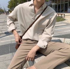 Light Acadamia Mens Outfits, Korean Men Aesthetic Outfits, Korean Boys Outfit, Light Academia Men, Dark Academia Korean, Korea Men Fashion, Korean Boy Outfit, Mode Ulzzang, Minimalist Fashion Men