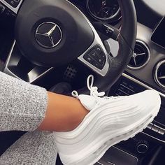 Crispy ⚪️⚪️⚪️ #DressCodeNation Tennis Tips, Mens Tennis Shoes, Fresh Shoes, Hype Shoes, Shoe Inspo, Gym Shoes, Statement Necklaces, Dream Shoes, Shoe Obsession