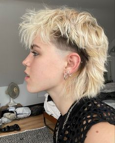 hair girl woman inspo short Hairstyle Ideas For Short Hair, Haircuts 2024, Androgynous Hair, Ideas For Short Hair, Men's Haircuts, Men Haircut