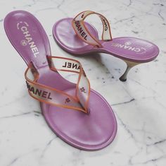 Vintage Chanel Heels, Purple Chanel, Chanel Heels, Shoe Inspiration, Chanel Vintage, Trendy Sneakers, Pretty Shoes