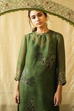 Shop for Archana Jaju Green Kalamkari Organza Silk Kurta Set for Women Online at Aza Fashions Elegant Designer Sharara With Printed Motifs, Elegant Printed Motifs Sharara, Elegant Blouse Piece With Printed Motifs For Navratri, Elegant Printed Blouse Piece For Navratri, Elegant Palazzo Set With Printed Motifs, Elegant Palazzo Set With Printed Motifs For Festive Occasions, Elegant Sharara With Printed Motifs For Diwali, Designer Slub Silk Anarkali Set With Printed Motifs, Elegant Straight Kurta With Printed Motifs