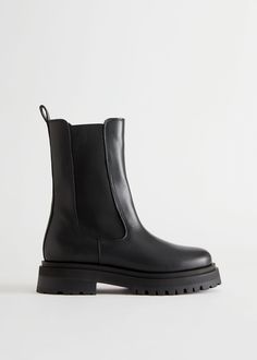 Chunky Chelsea Leather Boots Chelsea Leather Boots, Ankle Boots With Jeans, Chunky Chelsea Boots, How To Wear Ankle Boots, Chunky Boots, Cool Boots, Black Leather Boots, Classic Leather, Side Panels