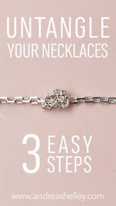 How To Wear Jewelry Tips Simple, Tangled Necklace Hack, Necklace Hacks Tips, How To Style Jewelry Accessories, Untangle Necklace Chains, Jewelry Hacks Tips, How To Wear Jewelry Tips, How To Untangle Necklaces, Untangling Necklaces