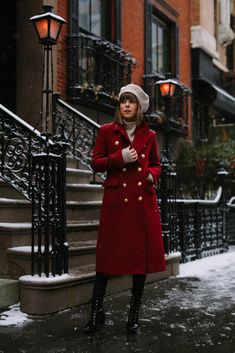 Looking for motivation for your 2018 goals? From family to fitness to content, Jenny Cipoletti shares her goals and intentions for the new year. Red Coat Outfit, Beret Outfit, Red Long Coat, Jenny Cipoletti, Womens Black Booties, Look Retro, Red Coat, Fashion 2018