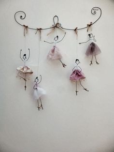 Sculptures Sur Fil, Wire Sculpture, Cool Ideas, Wire Crafts, Wire Art, Girls Room Decor, Wire Work, Ballerinas