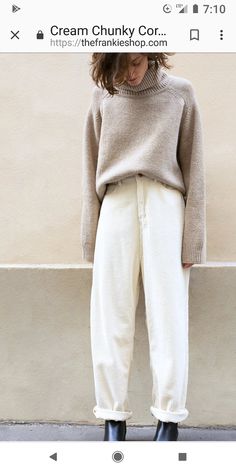 White Courderoy Pants Outfit, Courderoy Pants Outfits Women, Linen Pants Outfit Winter, Creme Outfits, Cream Trousers Outfit, Beige Linen Pants Outfit, Cream Jeans Outfit, Beige Jeans Outfit, Beige Sweater Outfit