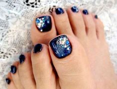 30 Toe Nail Art Designs to Keep Up With Trends Wedding toe nails, Blue toe nails, Simple toe nails Wedding Toe Nails, Nail Designs 2014, Nail Art Mariage, Nail Art Bleu, Blue Toe Nails, Wedding Toes, Navy Blue Nails