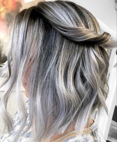 Blonde Grey Balayage, Blonde Hair With Grey Highlights, Grey Balayage, Silver Ombre Hair, Gray Balayage, Grey Blonde Hair, Simple Clothes, Balayage Bob