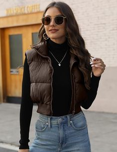 women's cropped puffer vest, vest, puffer vest, layering piece, casual wear, work wear, night out, stylish, versatile, warm Crop Vest Outfit, Cropped Vest Outfit, Cropped Puffer Vest Outfit, Black Puffer Vest Outfit, Puffer Vest Outfit, Black Puffer Vest, Cropped Vest, Street Style Winter, Puffer Vest