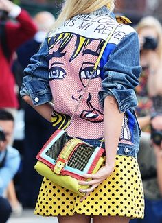 Spring '14 Milan Fashion Week. Photo  by Tommy Ton. Details in street style Popart Fashion Outfit, Pop Art Outfit Ideas, Pop Art Style Fashion, Pop Art Inspired Fashion, Pop Art Clothes, Pop Art Outfit, Pop Art Clothing, Street Couture, Comic Clothes