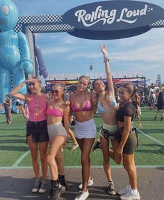 #aesthetic #party #partydecor #birthday #birthdayparty #birthdaypartyideas #birthdaypartydecorations #rollingloud Rolling Loud Aesthetic, Longitude Outfits, Rave Theme, Music Festival Aesthetic, Summer Smash, Hangout Music Festival, Cute Concert Outfits, Coachella Outfits, Festival Fits