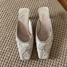 Gianni Milanesi Super Rare Vintage Woven Kitten Heel Mules Ivory. Us 7.5 Made In Italy. Beautiful Stitched Design- Perfect For Weddings, Parties, Casual. Sadly Didn’t Fit Me Because I’m A Size 8 But I Felt Optimistic. Couldn’t Find Them Anywhere Else! Note: One Of The Heels Rubber Tip Missing. Can Probably Be Replaced / Repaired. You Are Buying As Is. Depending On Phone Or Computer These Shoes May Look Light Brown- They Are Ivory In Color. #Oldmoney Feminine, Understated, Summer, Sandals Italy Beautiful, Heel Mules, On Phone, Summer Sandals, Kitten Heel, Old Money, Light Brown, Hand Woven, Shoes Women Heels