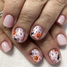 Get ready for the cozy vibes of early fall with these gorgeous nail designs! 🍂🍁 From warm neutrals to bold pops of color, these nails will have you feeling all the autumn feels. #EarlyFallNails #CozyVibes #AutumnFeels #NailInspo #FallMani #NailGoals #SeasonalNails #NailArt #FallColors #PumpkinSpiceEverything Party Manicure, Nail Package, Fall Thanksgiving Nails, Nails Short Square, Halloween Manicure, Halloween Press On Nails, Short Fake Nails, Cute Halloween Nails, Press On Nails Short