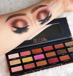 Arm makeup art eveemax “Just an ordinary swatch with extraordinary palette !”😃❤️💋  GWA Rose Metals Eyeshadow Palette, 18 ultra pigmented shades ideal for Christmas! #gwalondon Arm Makeup, Hand Makeup, Glam Makeup Look, Glam Makeup, Diy Hacks