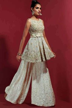 Party Dresses Pakistani, Pakistani Party Dresses, White Party Dresses, Dresses Pakistani, Shadi Dresses, Pakistani Formal Dresses, Muslim Wedding Dresses, Pakistani Party Wear, Pakistani Wedding Outfits