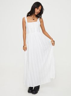 Lorinda Maxi Dress White Stylish Maxi Dress, Maxi Dress White, Brunch Dress, Fleece Dress, Maxi Dress Online, Outerwear Outfit, Invisible Zip, White Dress Summer, Curve Dresses