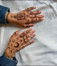 Different Henna Designs, Brown Tattoos, 2022 Happy New Year, Henna Inspo, Henna Nails, Desi Aesthetics, Henna Ideas